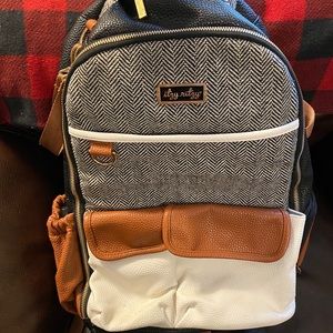 Itzy ritzy backpack coffee cream herringbone